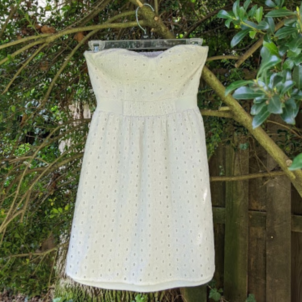 Juniors White Strapless Dress